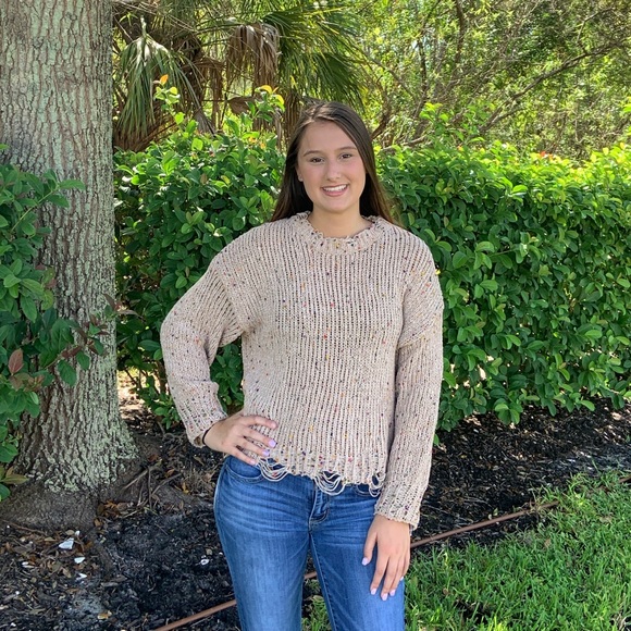 Sweater - Picture 2 of 6